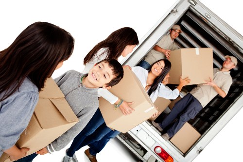 Mobile self storage unit delivered to a home in Lee