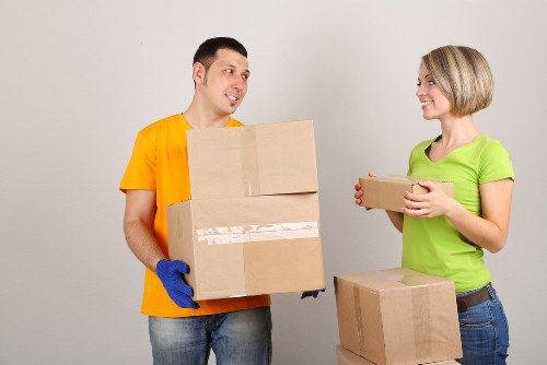 Flexible storage solutions for students in Lee during term breaks