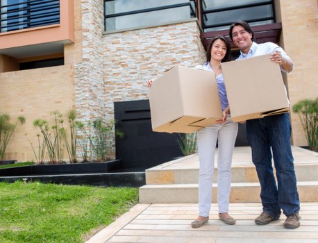 Agreement and identification checks for storage booking process